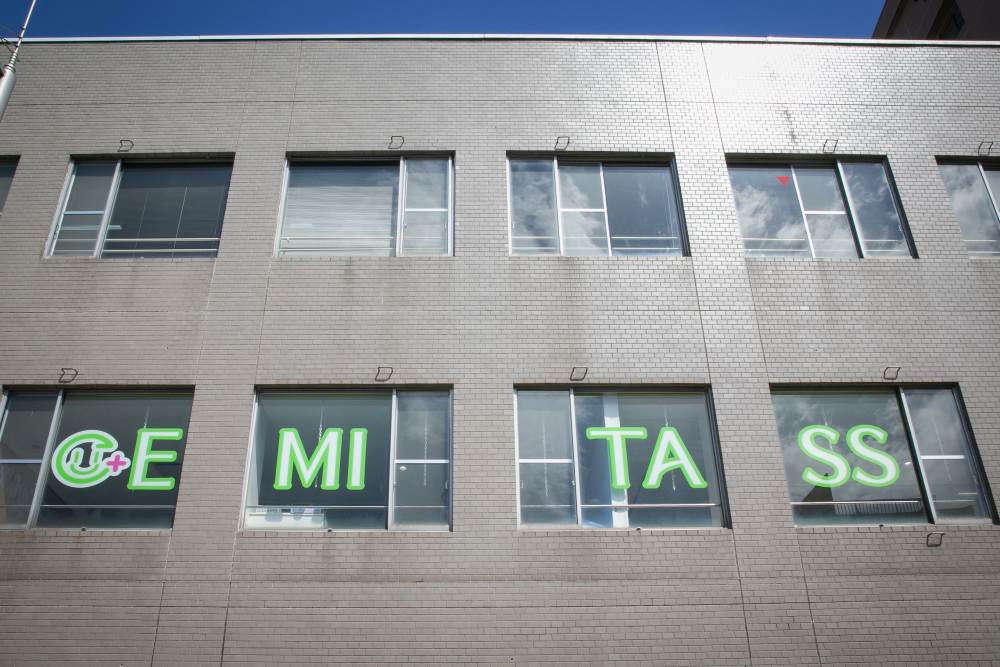 施設外観の画像が表示されます